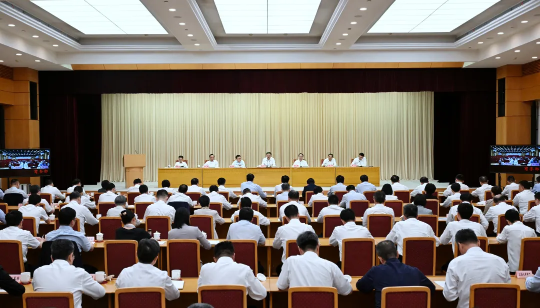 全面展示一流城市形象，持续放大溢出带动效应！进博会城市服务保障领导小组扩大会议举行