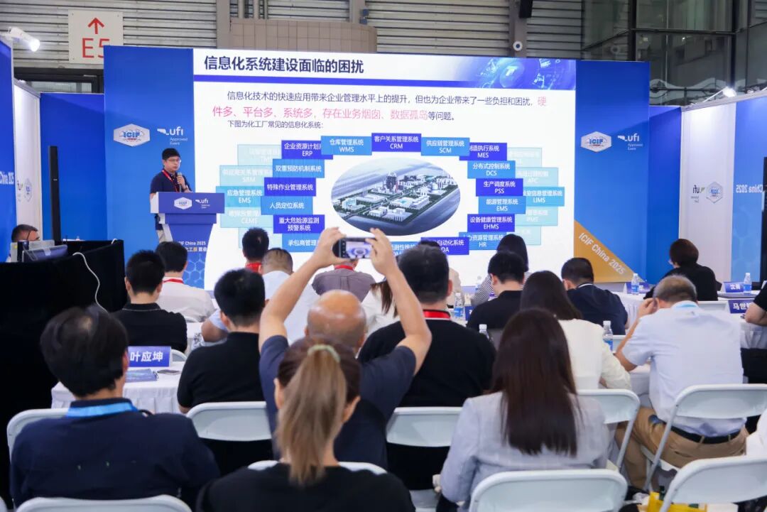 ia_3300001783.jpg
