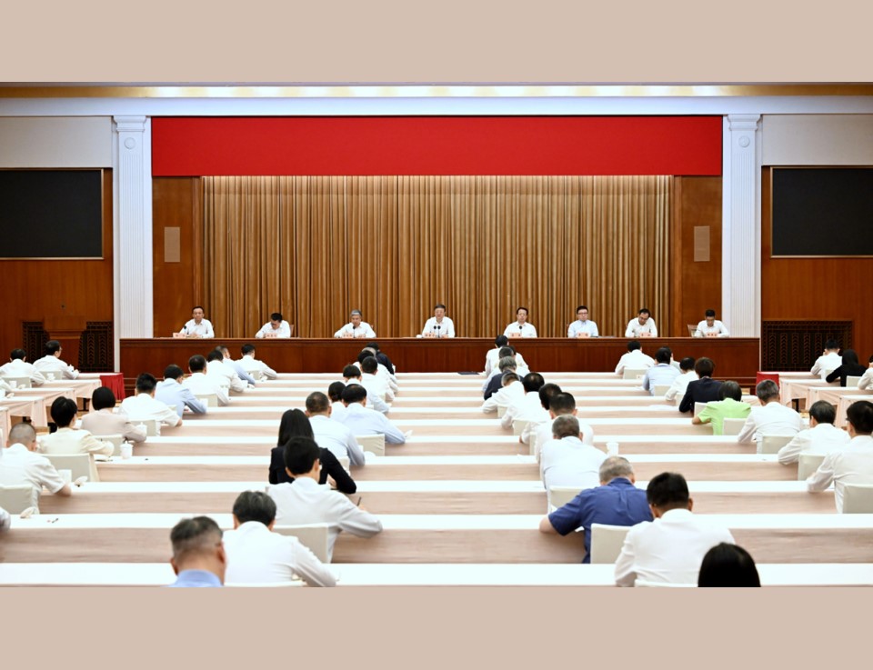 全力确保进博会常办常新、越办越好！进博会城市服务保障领导小组扩大会议举行